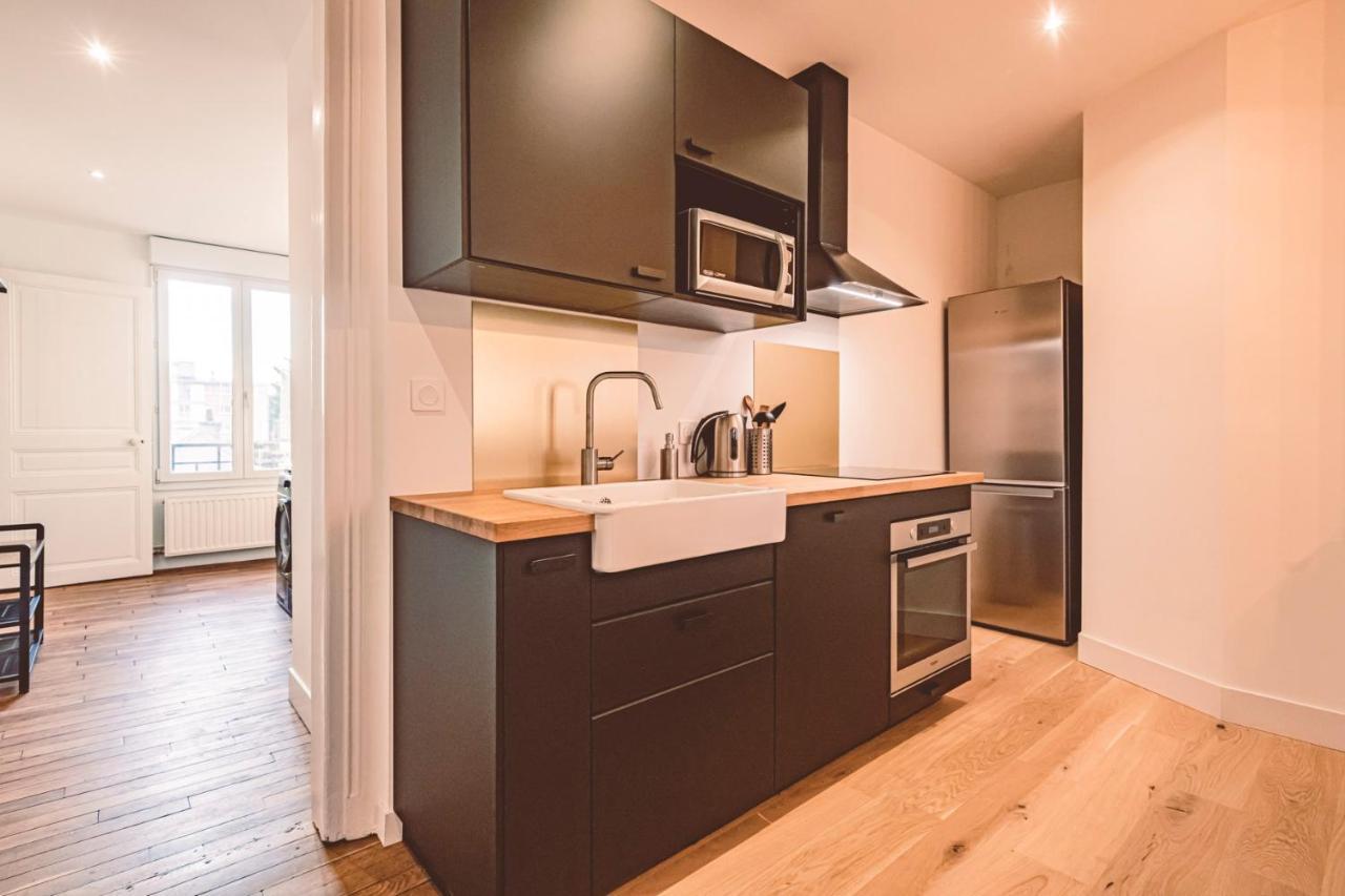 Charme De L'Ancien Pour Cet Appartement Entierement Renove Dans L'Hypercentre De Реймс Екстериор снимка